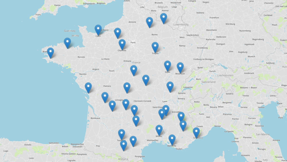 Los 30 puntos se afichan en el mapa (marcadores azules)